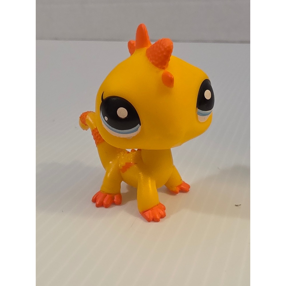 Littlest Pet Shop Figure Small Yellow Excellent #83 Series 2 Iguana